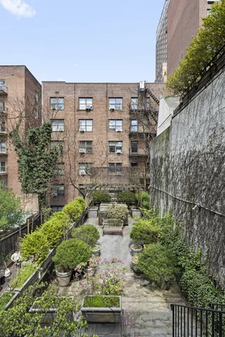 $6,750,000 | 351 East 62nd Street | Lenox Hill