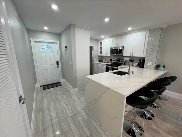 $2,000 | 9780 Marina Boulevard, Unit 415, Boca Raton, FL 33428