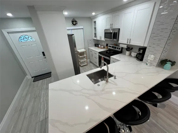 $2,000 | 9780 Marina Boulevard, Unit 415, Boca Raton, FL 33428