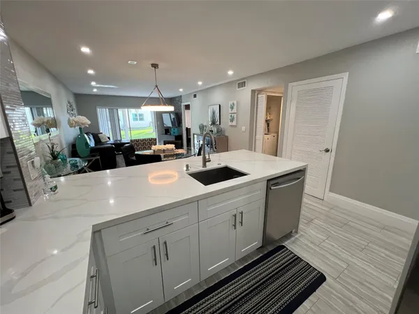 $2,000 | 9780 Marina Boulevard, Unit 415, Boca Raton, FL 33428