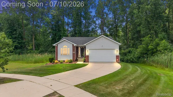 $419,900 | 29561 South Pine Grove Drive, New Boston, MI 48164