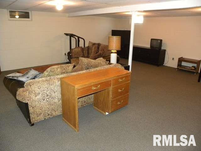 3020 Middle Road Davenport, IA 52803 - Photo 17 of 20 Gallery Image 17
