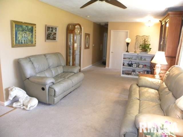 3020 Middle Road Davenport, IA 52803 - Photo 4 of 20 Gallery Image 4