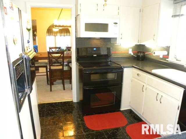 3020 Middle Road Davenport, IA 52803 - Photo 8 of 20 Gallery Image 8