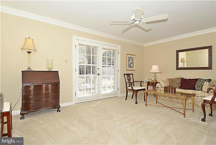5305 Landgrave Lane Springfield, VA 22151 - Photo 11 of 24 Living Room