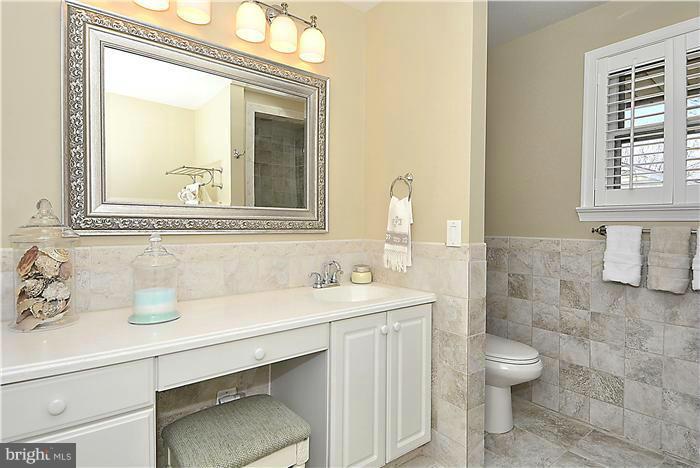 5305 Landgrave Lane Springfield, VA 22151 - Photo 17 of 24 Bath (Master)