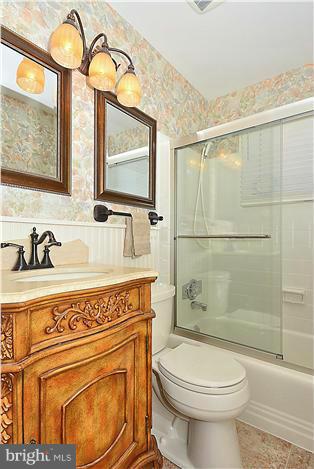 5305 Landgrave Lane Springfield, VA 22151 - Photo 21 of 24 Bath