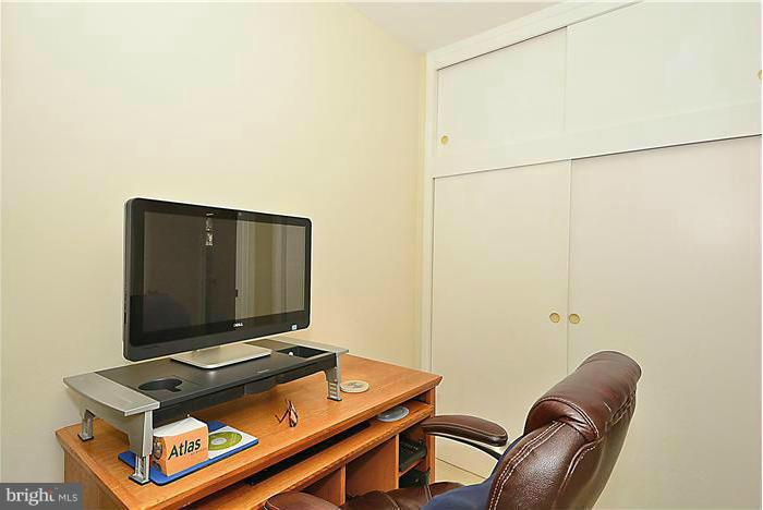 5305 Landgrave Lane Springfield, VA 22151 - Photo 23 of 24 Office