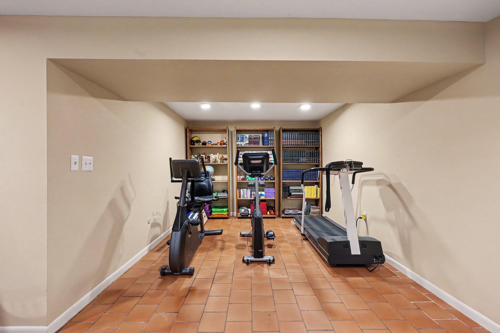 2514 Hawthorne Road Ann Arbor, MI 48104 - Photo 55 of 86 062_file_8138