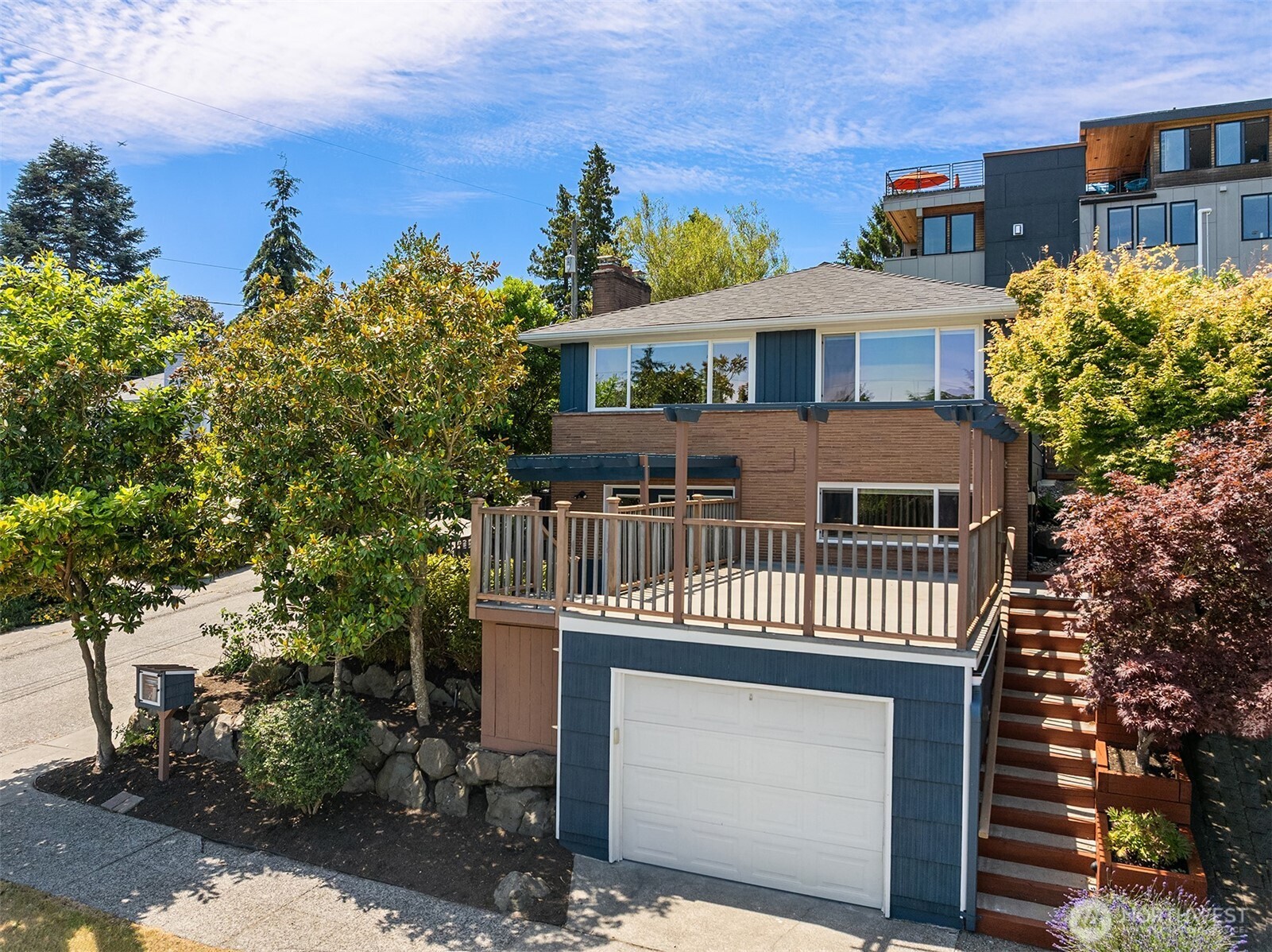 2600 West Howe Street Seattle, WA 98199 - Photo 3 of 40