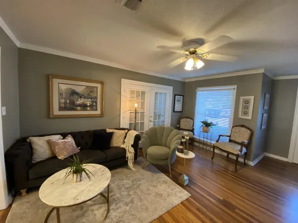 $1,800 | 3315 25th Street, Lubbock, TX 79410