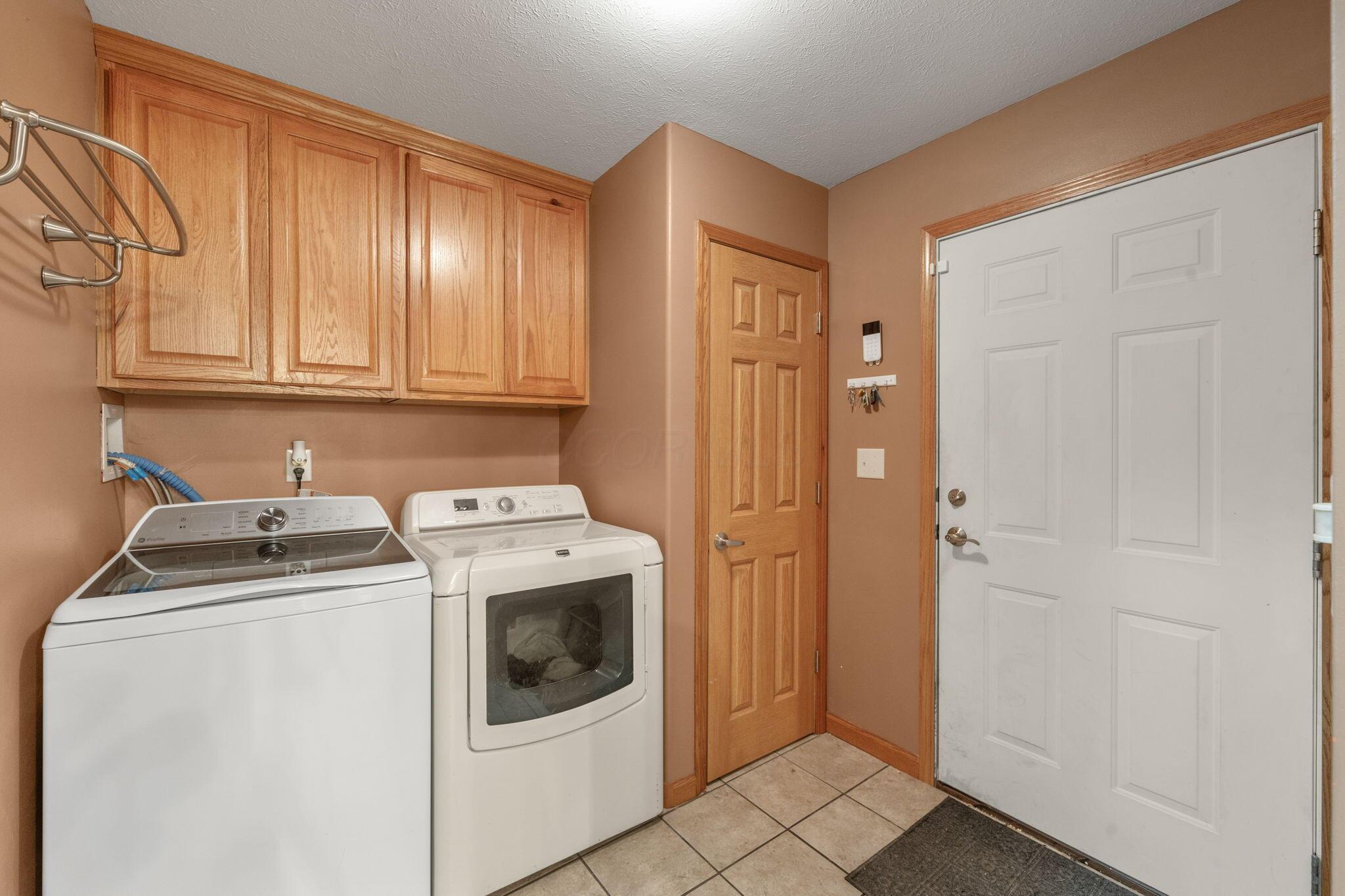 14667 Cleveland Road Southwest Pataskala, OH 43062 - Photo 22 of 33 Mud Room/Laundry Room