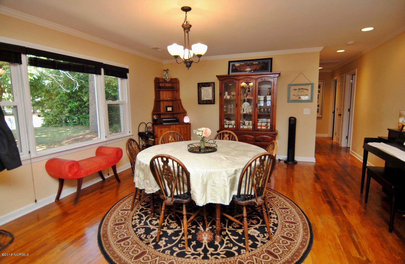 22 Partridge Road Wilmington, NC 28412 - Photo 6 of 30 10 - Dining