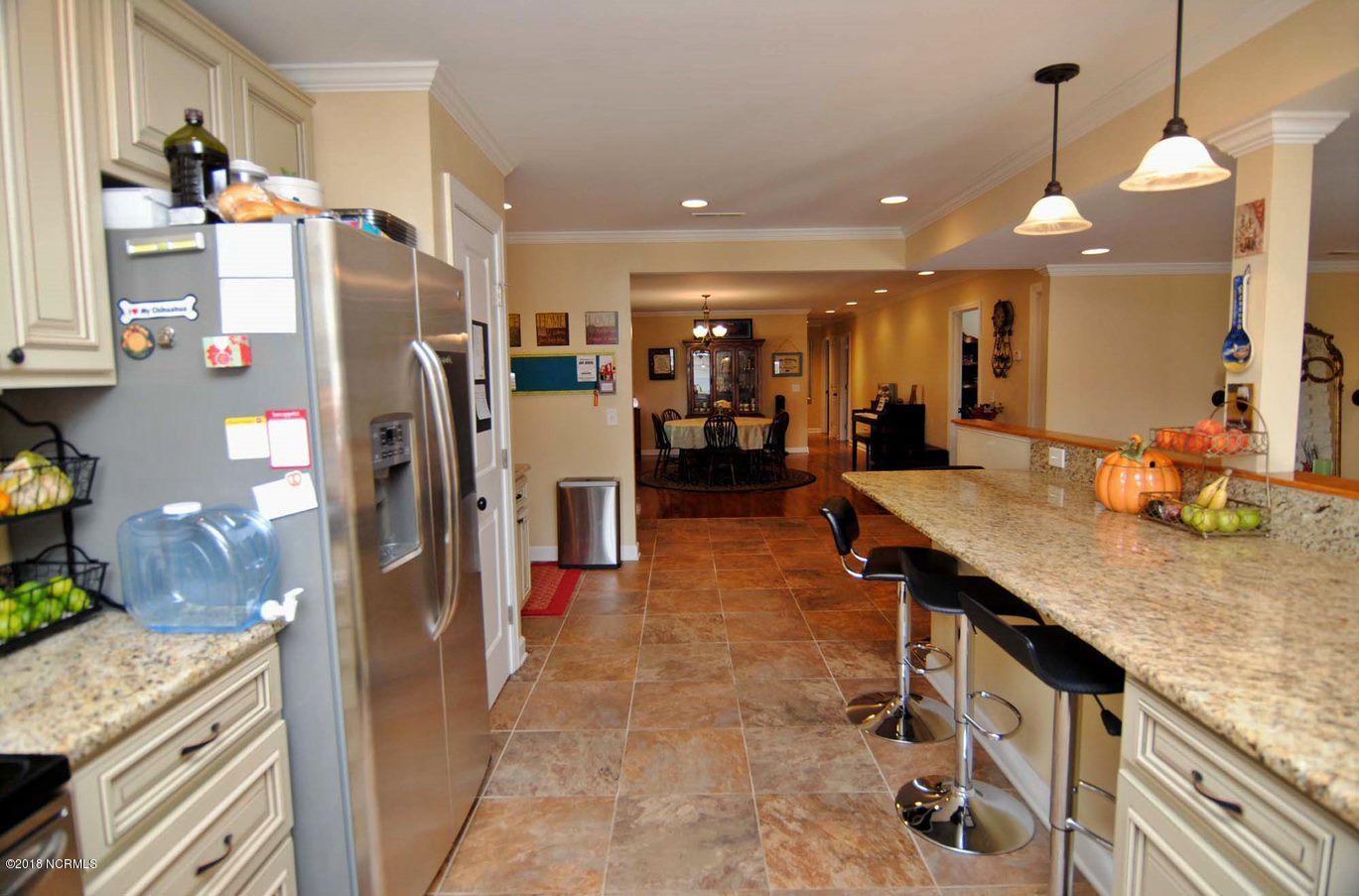 22 Partridge Road Wilmington, NC 28412 - Photo 7 of 30 Kitchen View to Dining