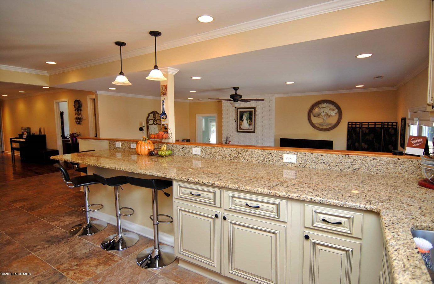 22 Partridge Road Wilmington, NC 28412 - Photo 8 of 30 Kitchen Overlooks Family Room