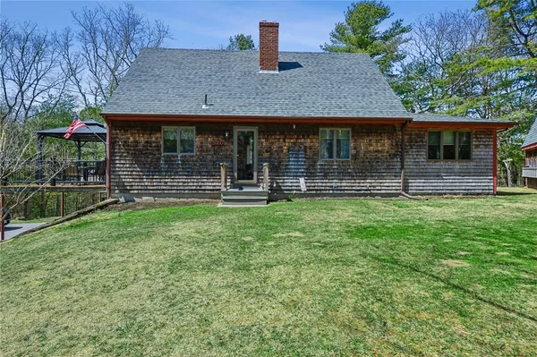 $649,000 | 320 Shannock Road, South Kingstown, RI 02879