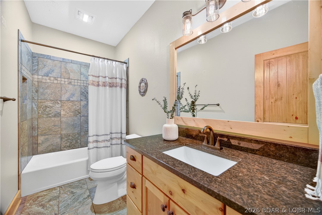 788 Pleasant Valley Drive Roach, MO 65787 - Photo 31 of 75 Main level second full bath.