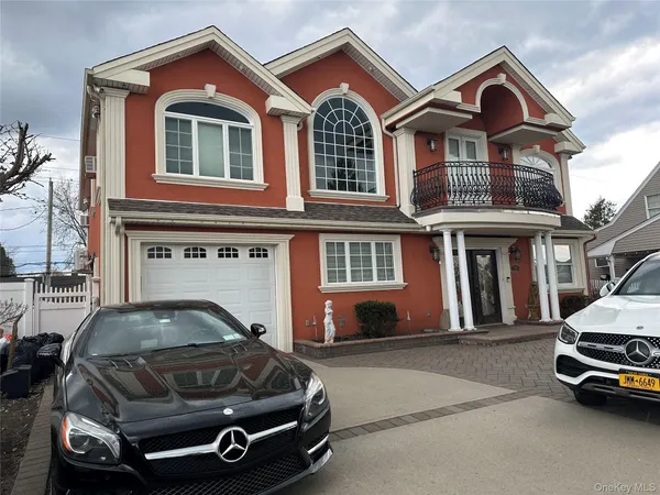 $1,399,000 | 26 Grace Lane, Levittown, NY 11756