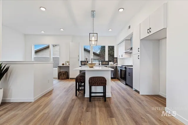 $795,000 | 2043 South Makar Lane, Boise, ID 83706