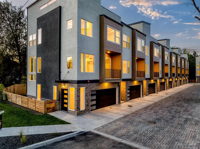 $795,000 | 2043 South Makar Lane, Boise, ID 83706