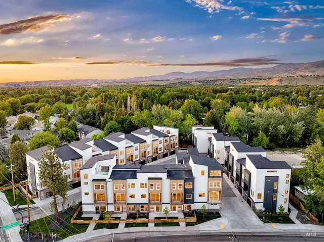 $795,000 | 2043 South Makar Lane, Boise, ID 83706