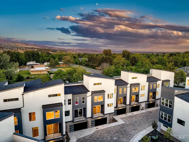 $795,000 | 2043 South Makar Lane, Boise, ID 83706