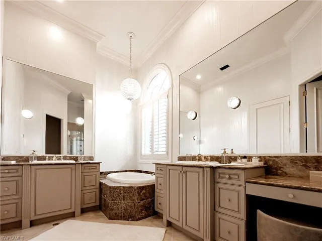 $1,999,000 | 15627 Villoresi Way, Naples, FL 34110