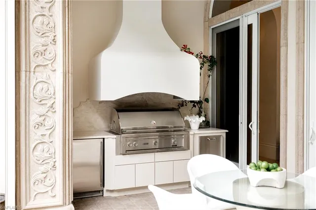 $1,999,000 | 15627 Villoresi Way, Naples, FL 34110