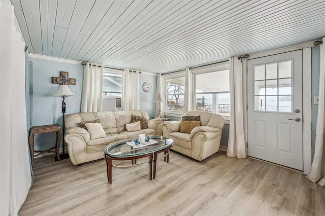 $875,000 | 1662 Rogers Road, Newark, TX 76071