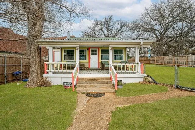 $875,000 | 1662 Rogers Road, Newark, TX 76071