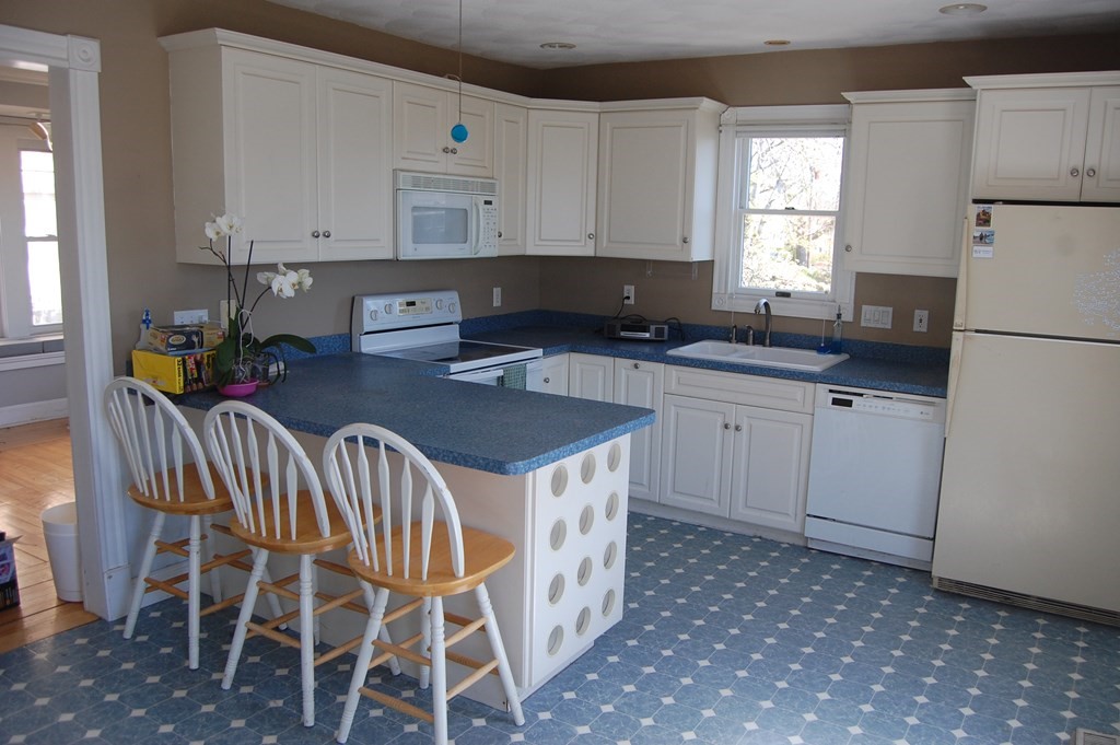 5 Simmons Road Nahant, MA 01908 - Photo 5 of 20 Gallery Image 5