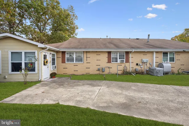 a view of outdoor space yard and front view of a house