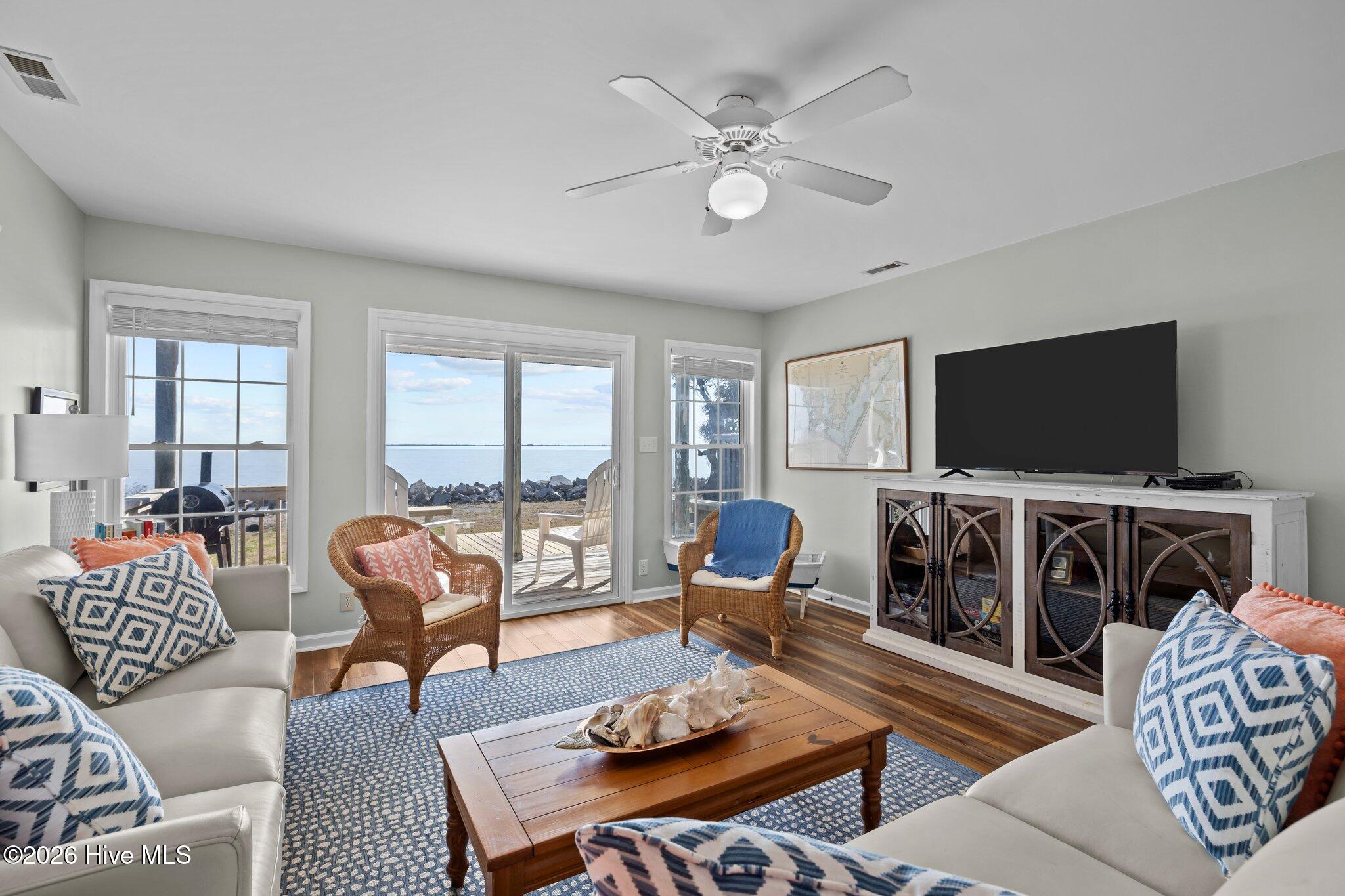 662 Island Road Harkers Island, NC 28531 - Photo 5 of 22