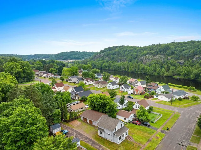 $195,000 | 217 Birch Street, Niagara, WI 54151