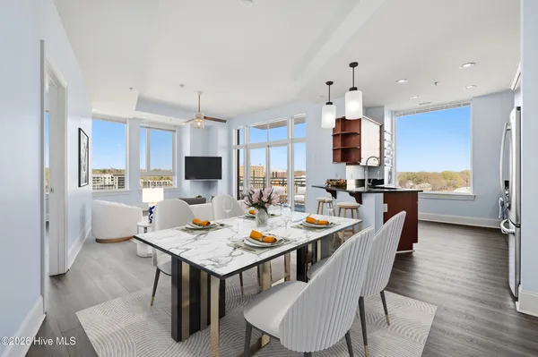 $525,000 | 400 West North Street, Unit 810, Raleigh, NC 27603