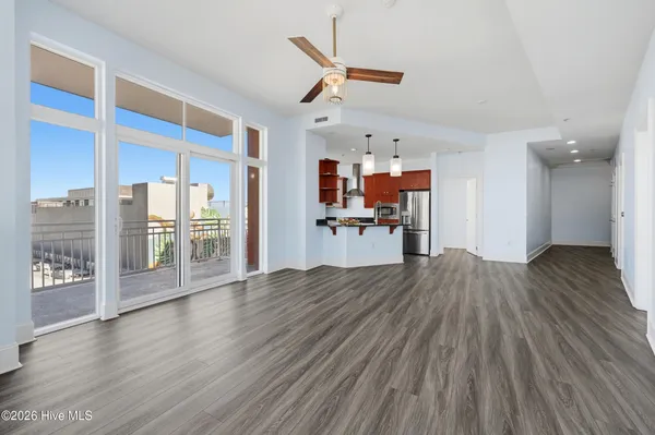 $525,000 | 400 West North Street, Unit 810, Raleigh, NC 27603