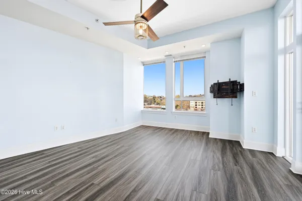 $525,000 | 400 West North Street, Unit 810, Raleigh, NC 27603