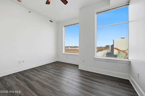 $525,000 | 400 West North Street, Unit 810, Raleigh, NC 27603