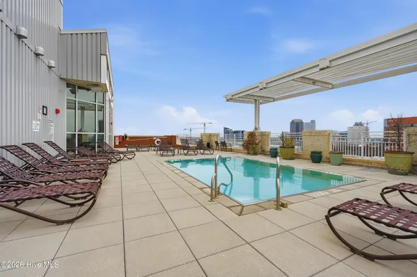 $525,000 | 400 West North Street, Unit 810, Raleigh, NC 27603