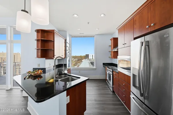 $525,000 | 400 West North Street, Unit 810, Raleigh, NC 27603