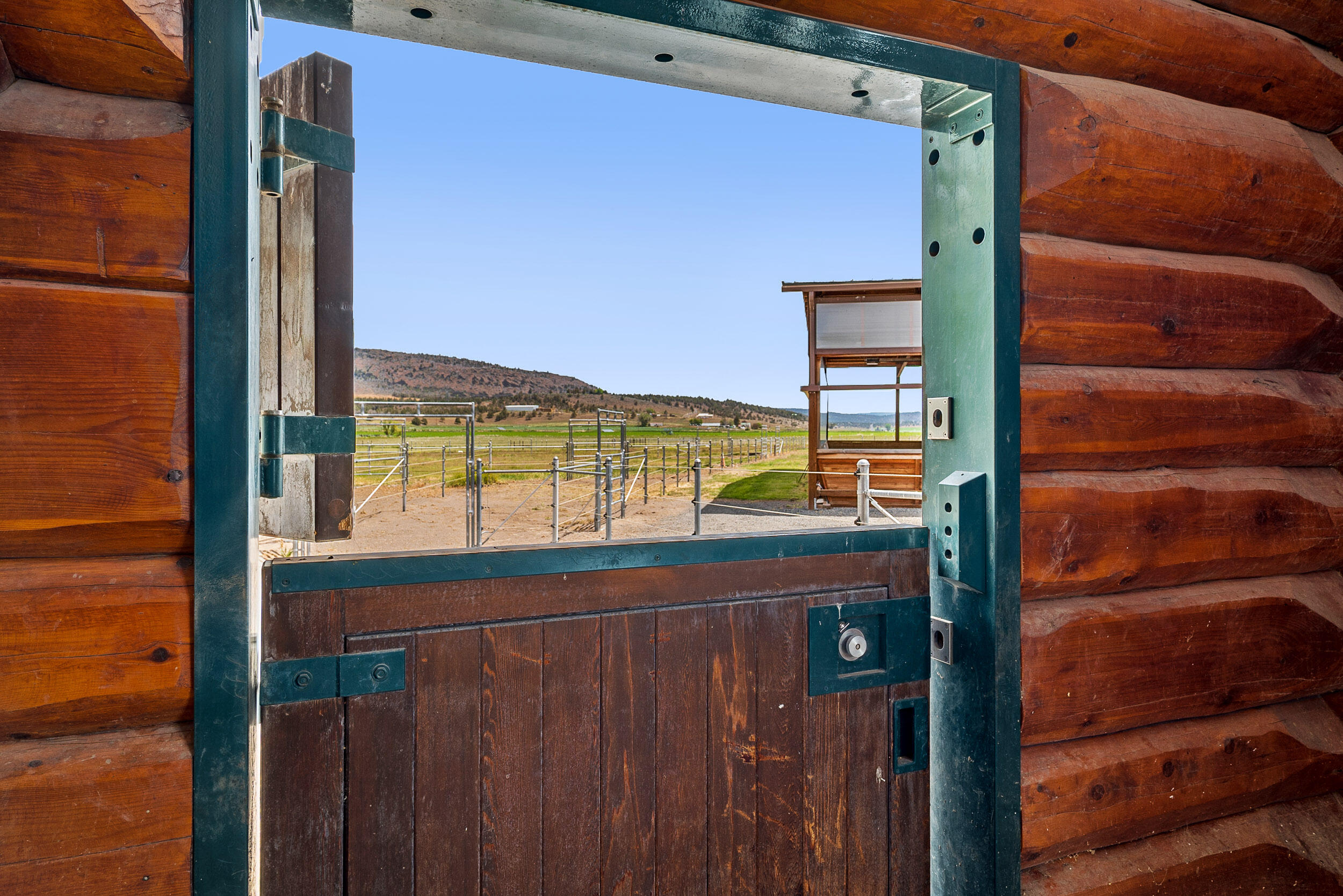 18010 Hill Road Klamath Falls, OR 97603 - Photo 44 of 57 38_18010HillRd-036