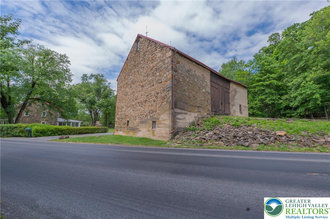2783 Brunner Road Emmaus, PA 18049 - Photo 19 of 25