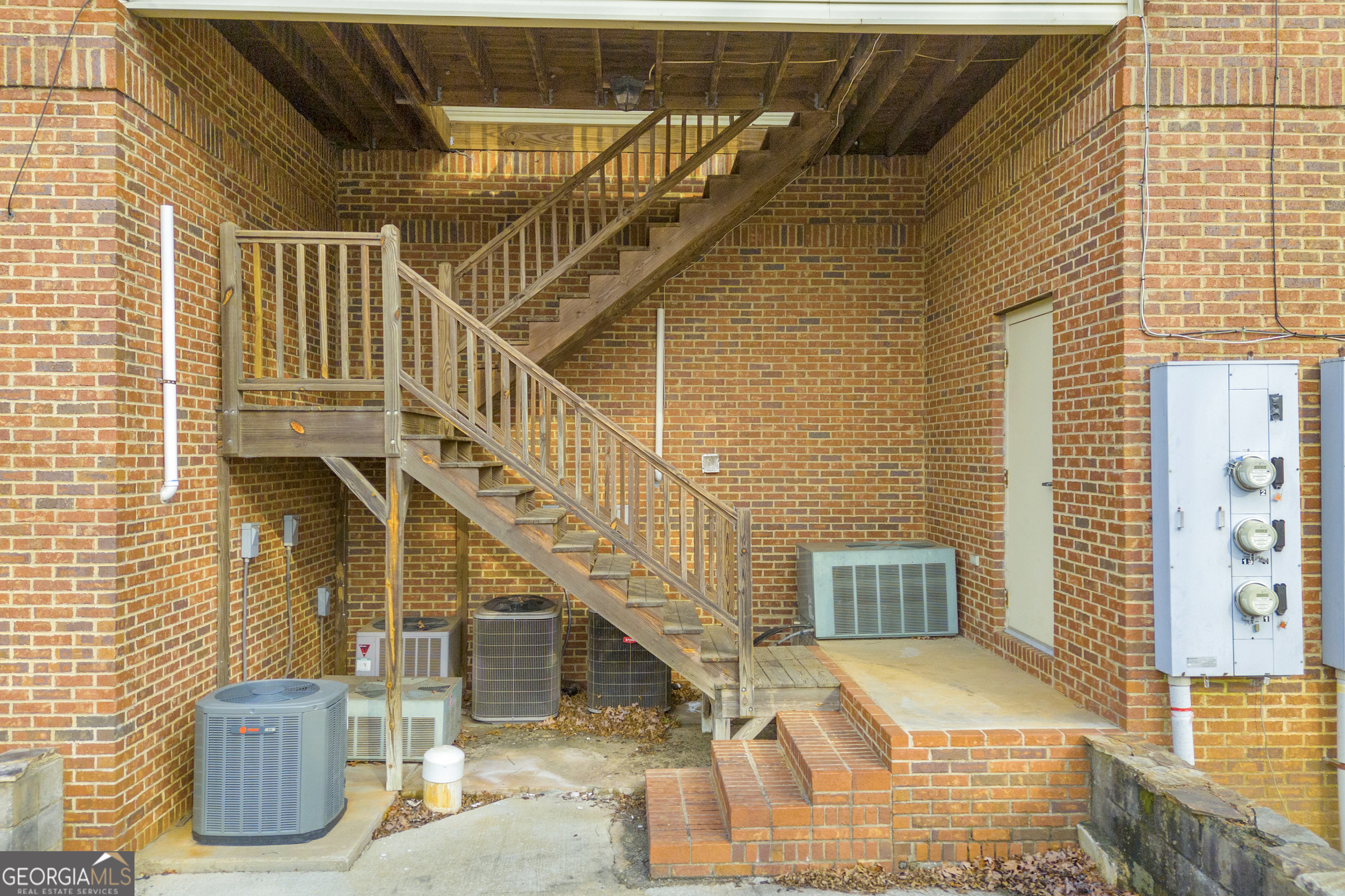 19 Glenn Carrie Road Hull, GA 30646 - Photo 2 of 7 a view of entryway livingroom and hall with wooden floor