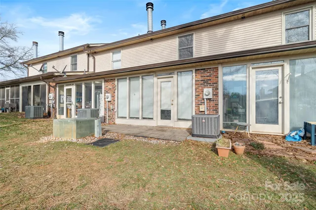 $205,000 | 1330 5th Street Northeast, Unit 24, Hickory, NC 28601