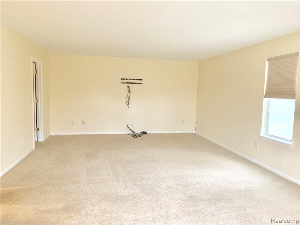 36213 Fredericksburg Road Farmington Hills, MI 48331 - Photo 19 of 29
