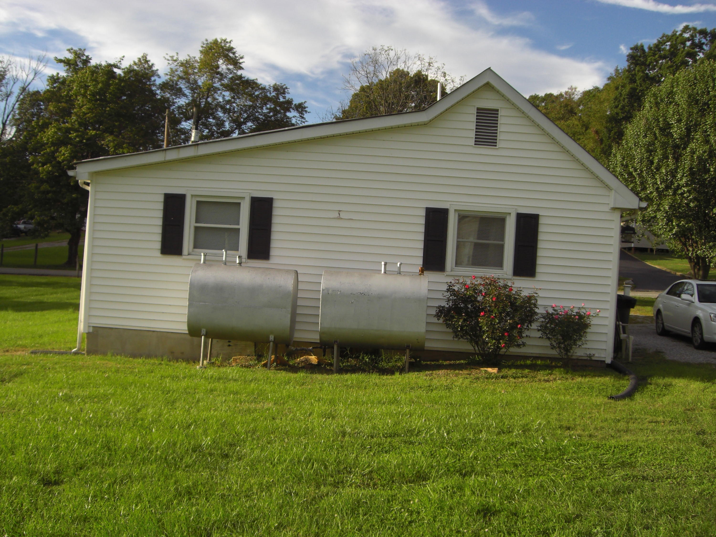 4461 Goodman Road Roanoke, VA 24014 - Photo 4 of 18 Back View