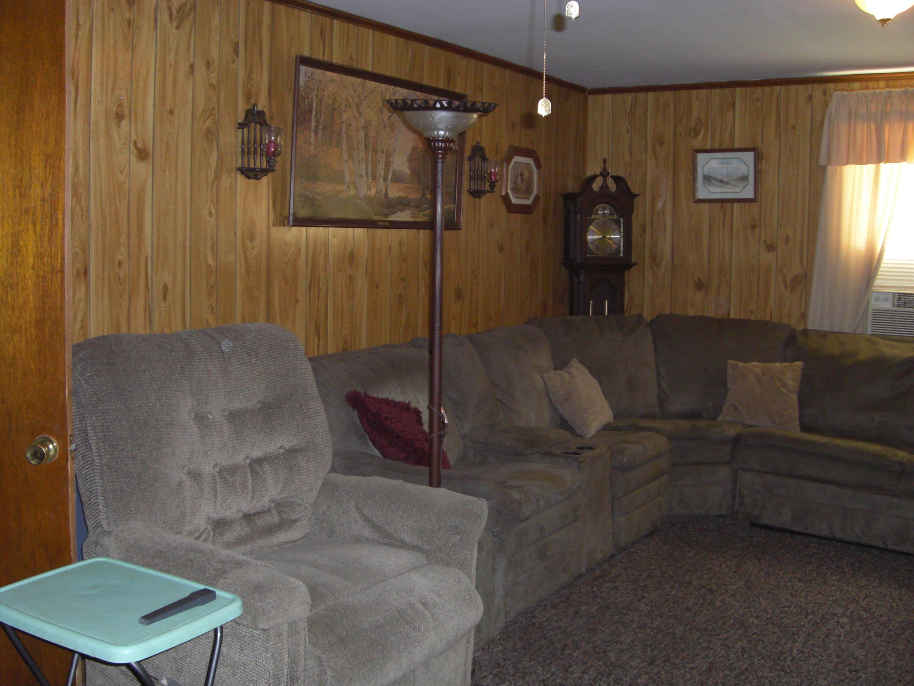 4461 Goodman Road Roanoke, VA 24014 - Photo 7 of 18 Living Room