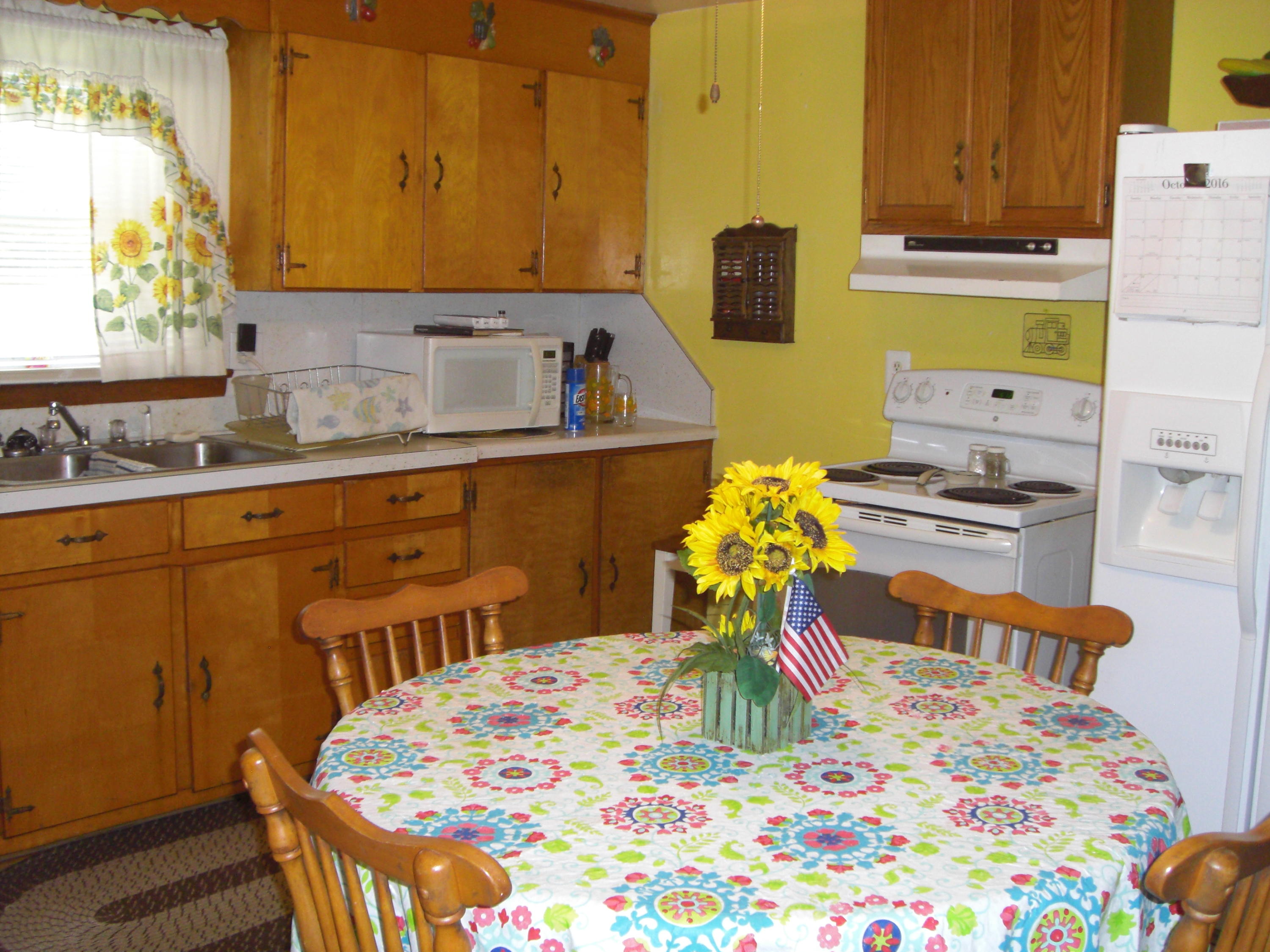 4461 Goodman Road Roanoke, VA 24014 - Photo 10 of 18 Large Eat in Kitchen