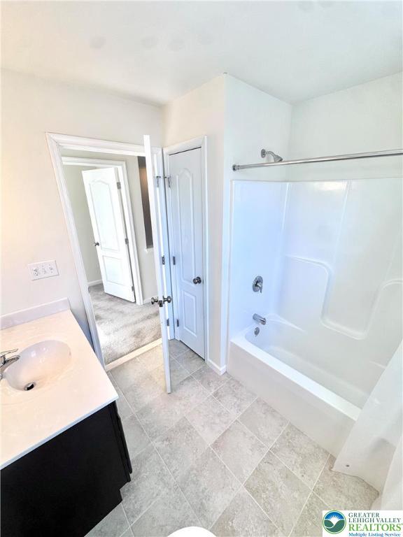 370 Redclover Lane Allentown, PA 18104 - Photo 19 of 33 a bathroom with a tub sink and mirror