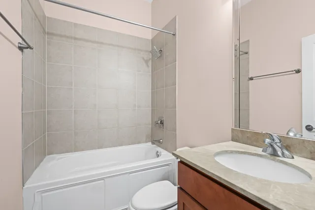 $2,900 | 57 Northfield Terrace, Unit 57, Wheeling, IL 60090